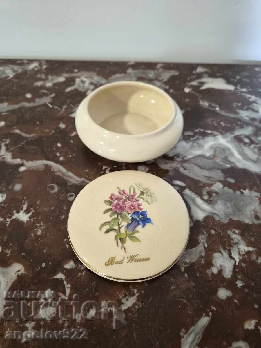 Όμορφο πορσελάνινο κουτί κοσμημάτων Schlitz με τιμή € 0.01 | 0.02 BGN