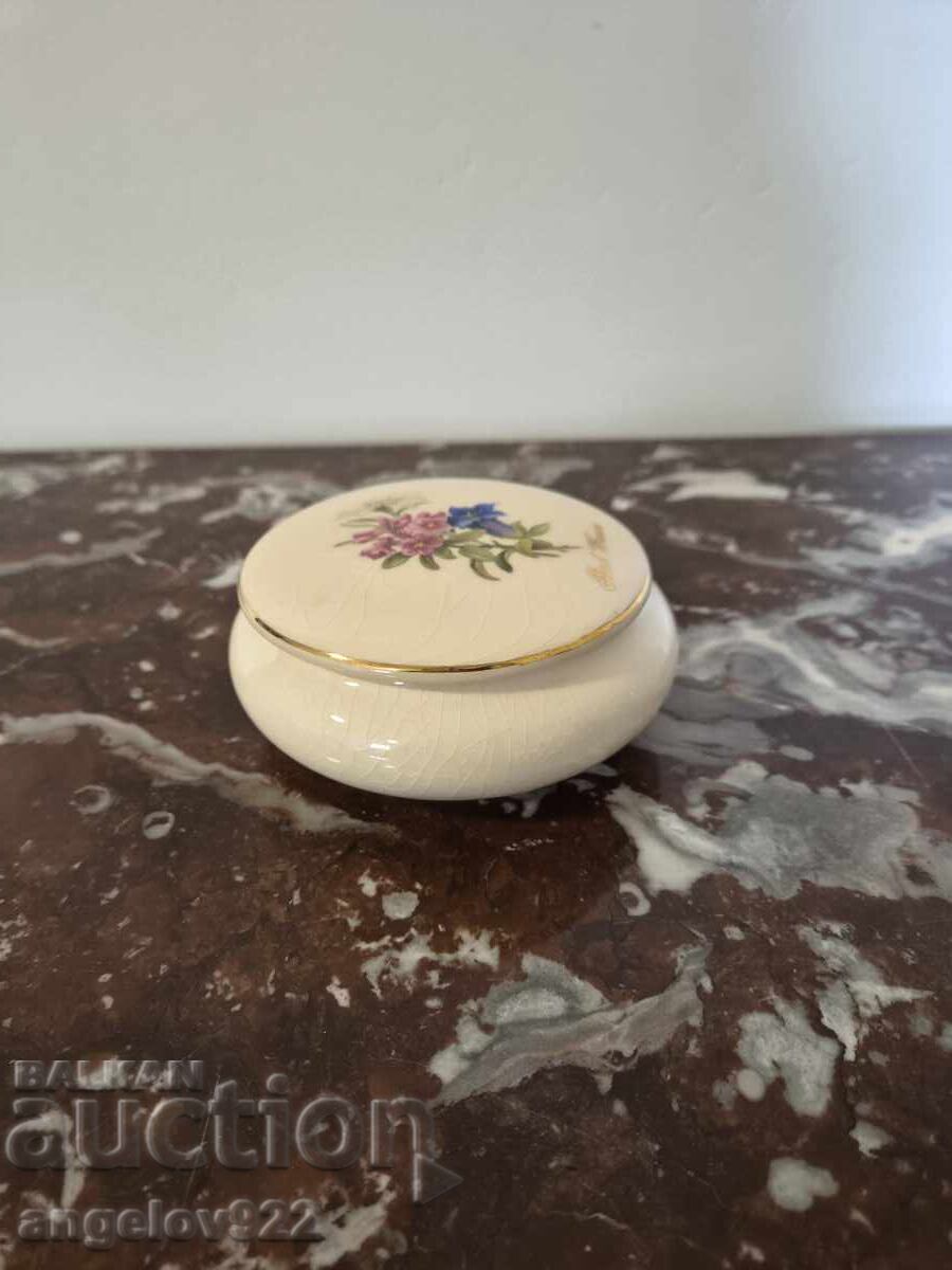 Δημοπρασία Όμορφο πορσελάνινο κουτί κοσμημάτων Schlitz