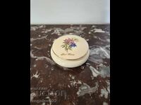 Красива порцеланова кутия за бижута Schlitz