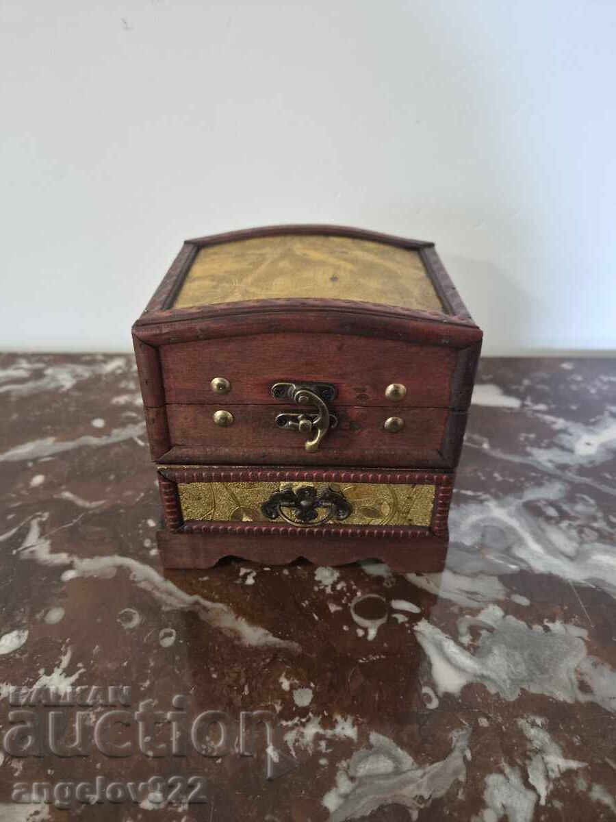 Cutie de bijuterii vintage din lemn!!!