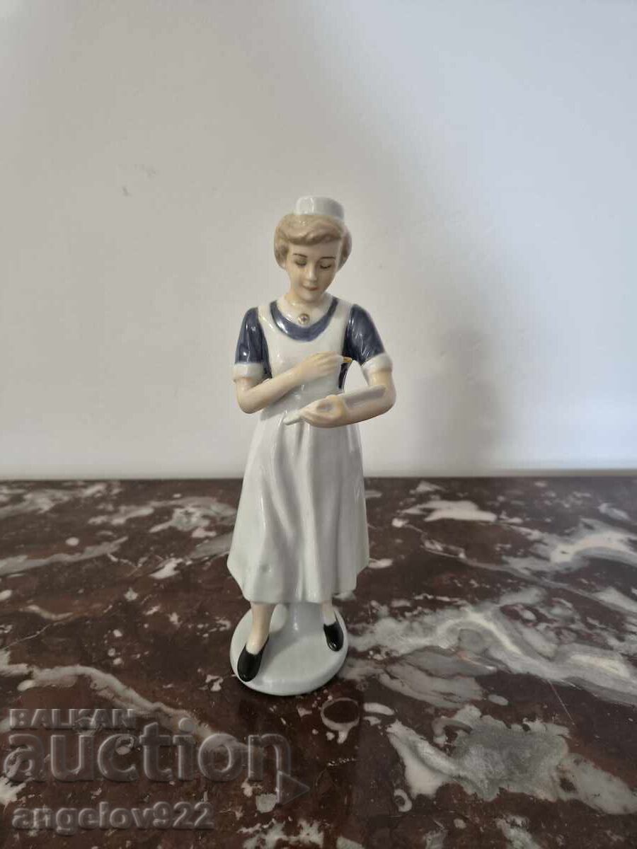 Πανέμορφο πορσελάνινο ειδώλιο!!! Πανέμορφο πορσελάνινο ειδώλιο!!!