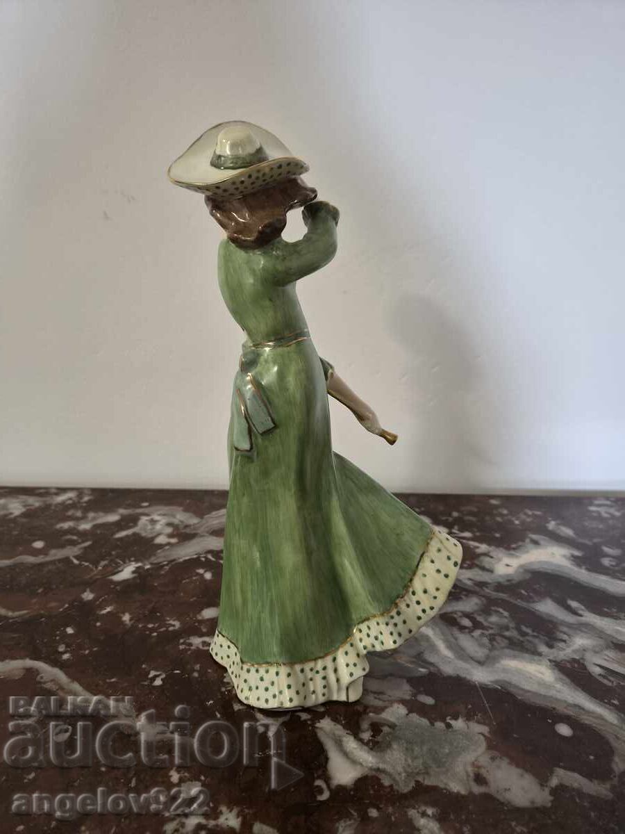 Auction  Beautiful German porcelain figurine statuette!!!