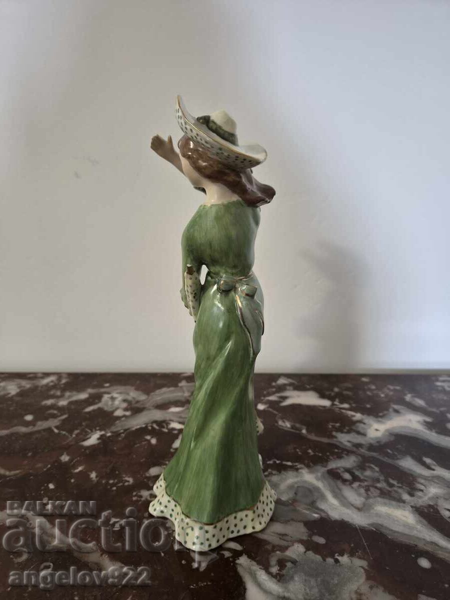 Delivery of Beautiful German porcelain figurine statuette!!!