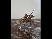 Figurină masivă din cupru pe un piedestal de marmură!!!