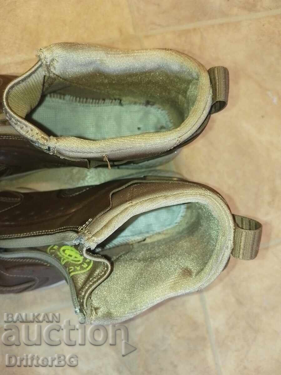 Ghete damă Nike 36,5 - 7 Ghete damă Nike 36,5 - 7