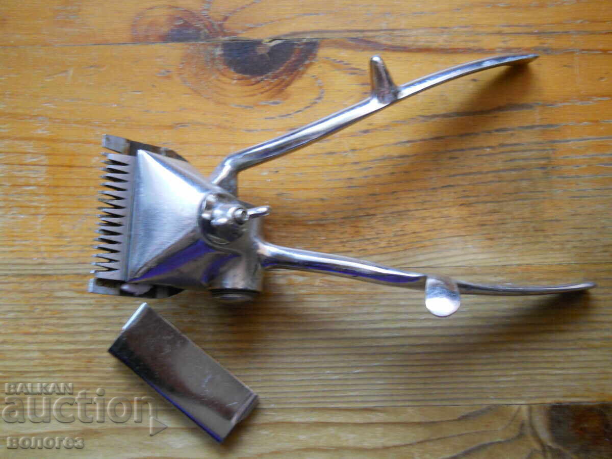 Vintage Hair Clipper - USSR with price € 5.20 | 10.17 BGN Vintage Hair Clipper - USSR with price € 5.20 | 10.17 BGN