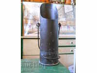 Κάδος κάρβουνου από βλήμα πυροβολικού Β' Παγκοσμίου Πολέμου