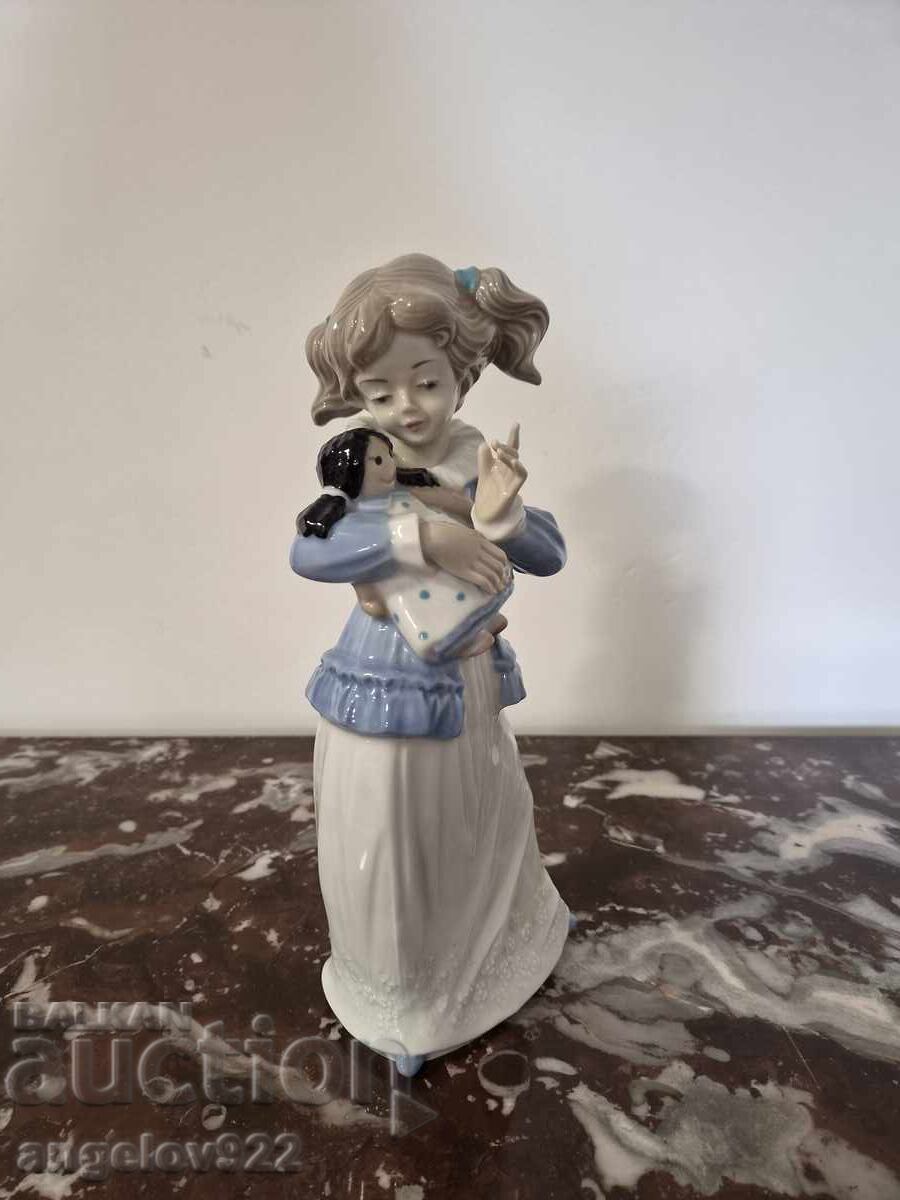 Ισπανικό αγαλματίδιο από πορσελάνη TENGRA με τιμή € 0.01 | 0.02 BGN