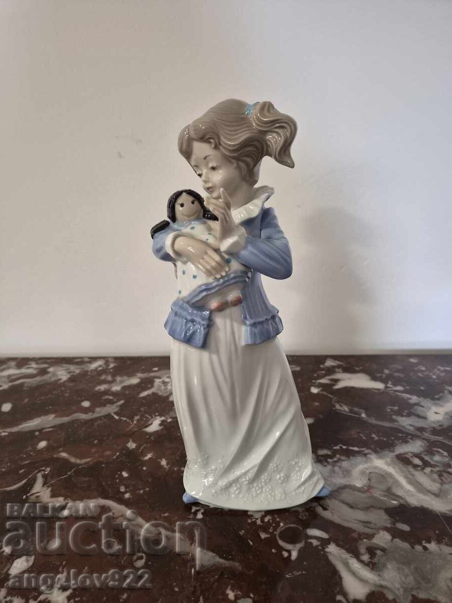 Ισπανικό αγαλματίδιο από πορσελάνη TENGRA