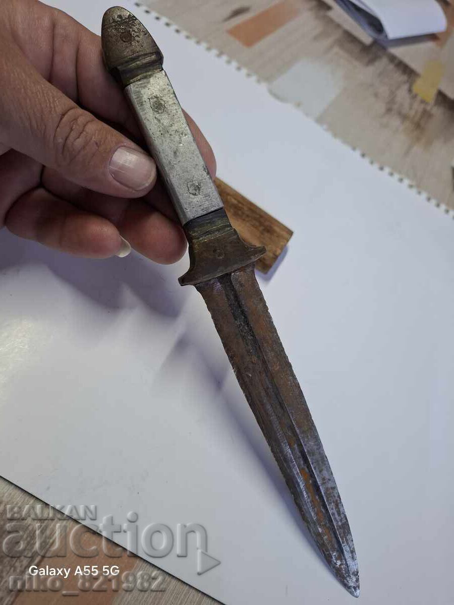 Un pumnal vechi - 5
