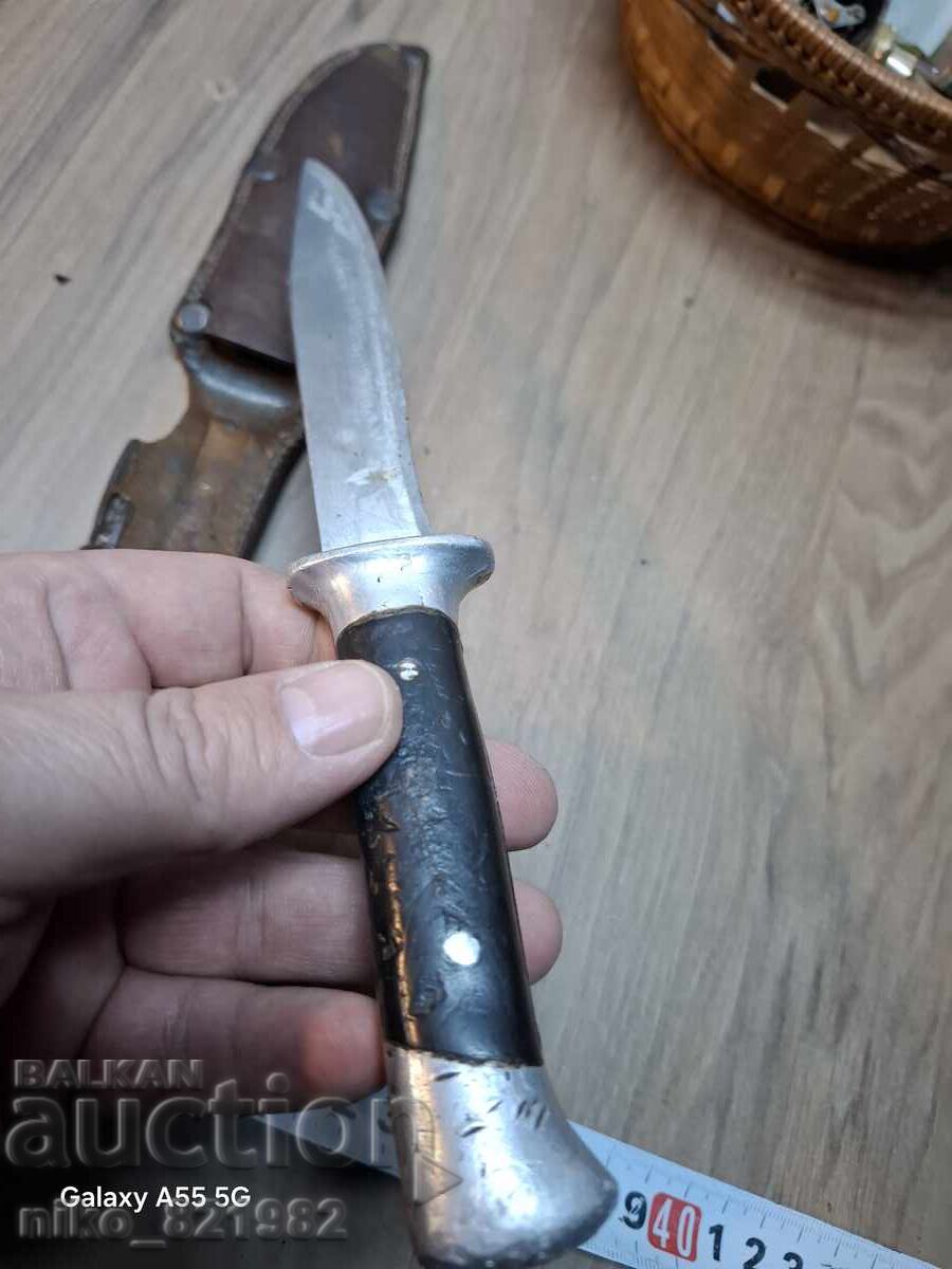 Livrarea Cuțit vechi de vânătoare