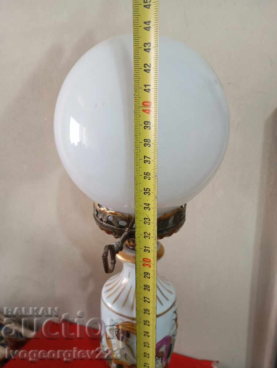 Auction Vintage table lamp Auction Vintage table lamp