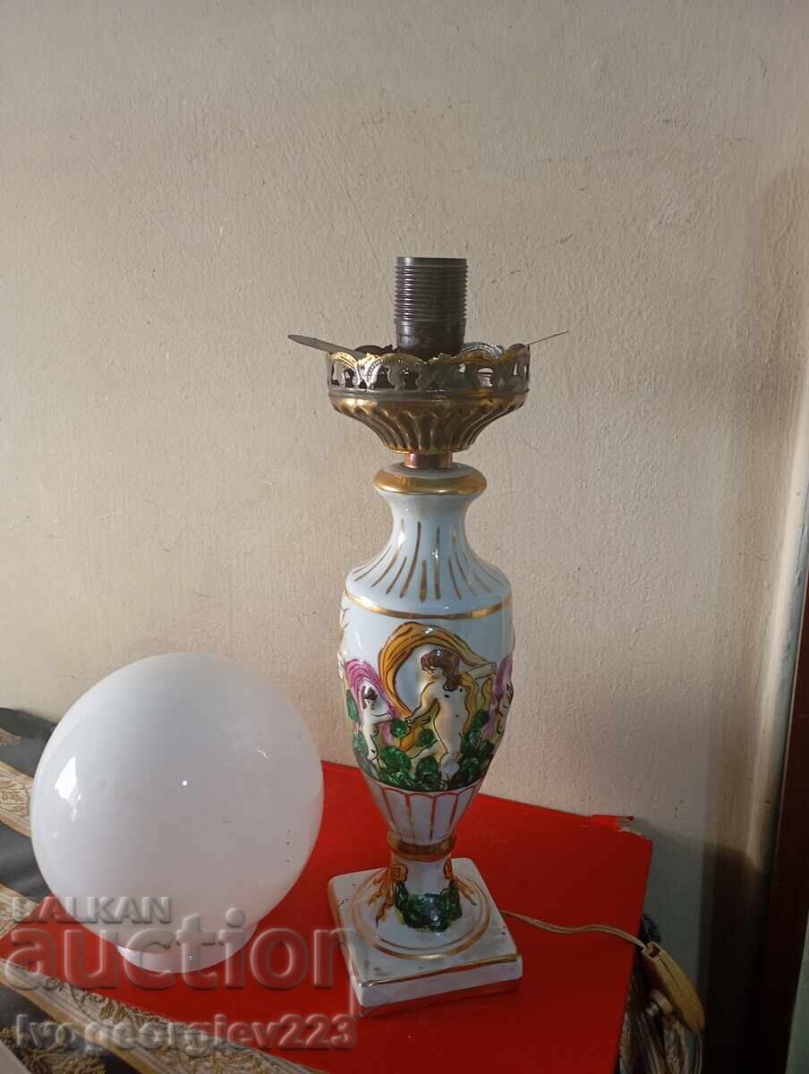 Delivery of Vintage table lamp Delivery of Vintage table lamp