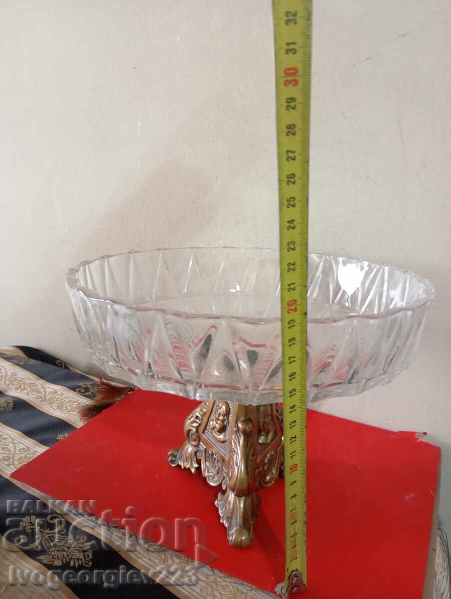 Auction Vintage basin, fruit bowl Auction Vintage basin, fruit bowl