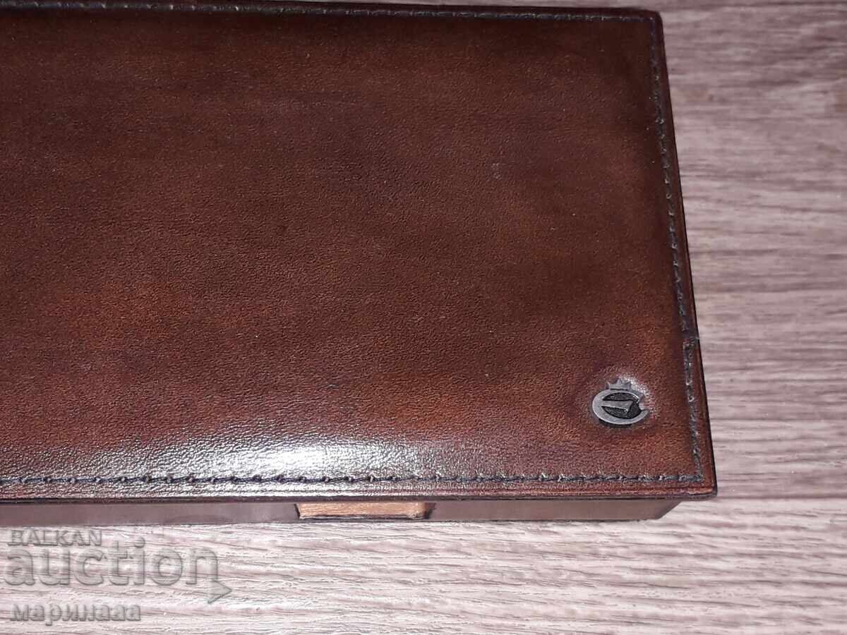 Organizator de birou vintage, piele ecologică, lemn cu preț € 5.00 | 9.78 BGN