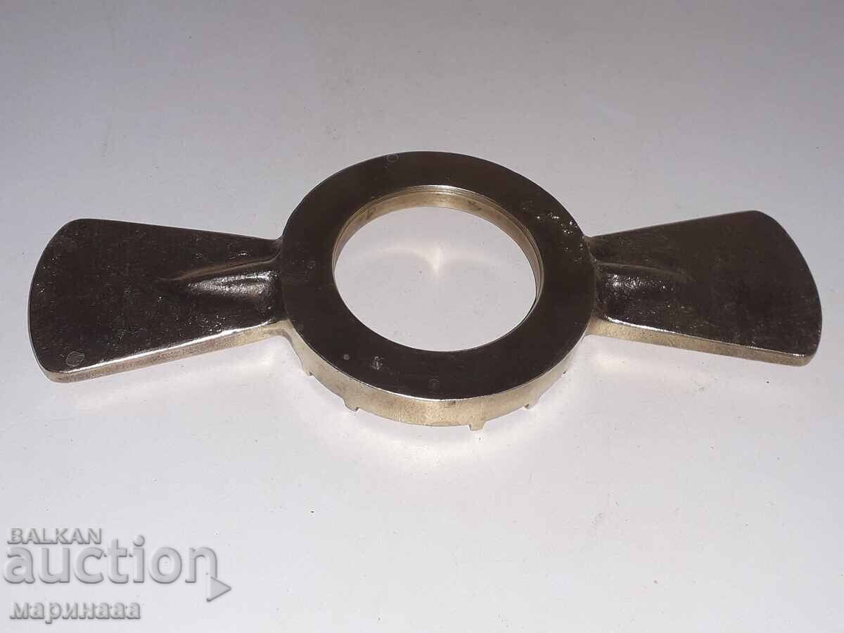 ΜΑΣΙΒΟ ΚΛΕΙΣΙΜΟ. BRONZE. 861 GR με τιμή € 10.00 | 19.56 BGN