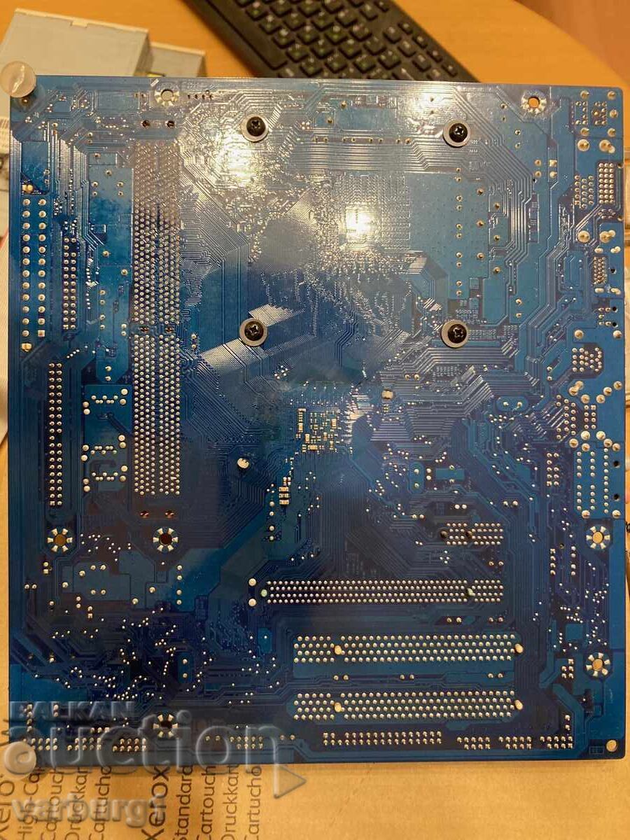 Licitație Placă de bază GA-73PVM-S2H, 4GB RAM, Core 2 E4800 3GHz Licitație Placă de bază GA-73PVM-S2H, 4GB RAM, Core 2 E4800 3GHz