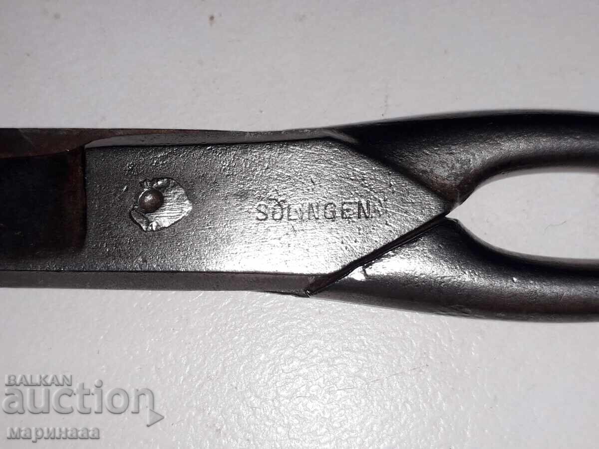 СТАРА НОЖИЦА ''SOLINGEN'' с цена € 4.00 | 7.82 лв.