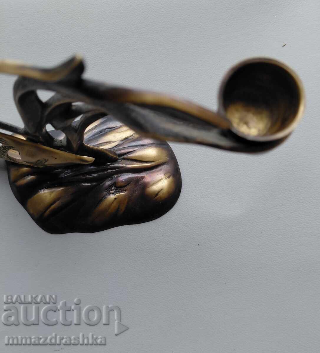 Παράδοση Μπρούτζινη βάση για κερί ψάρι