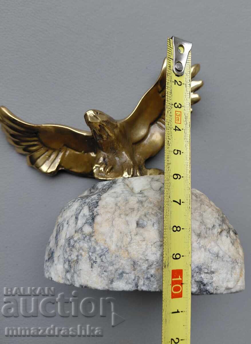 Παράδοση Μπρούτζινο γλυπτό αετού