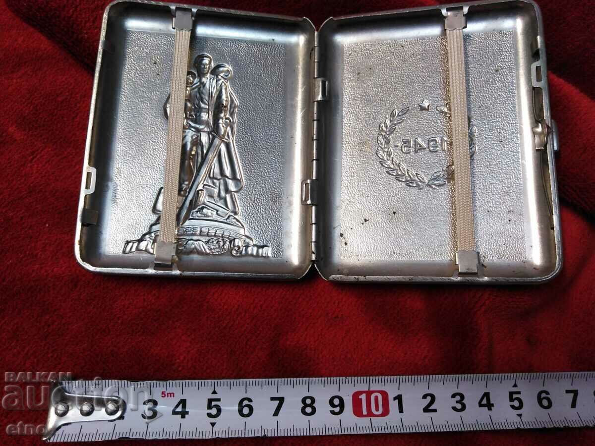 1945г. СССР ВИНТИДЖ ТАБАКЕРА,КУТИЯ с цена € 0.01 | 0.02 лв.