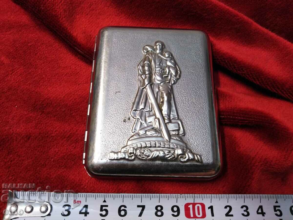 Аукцион 1945г. СССР ВИНТИДЖ ТАБАКЕРА,КУТИЯ