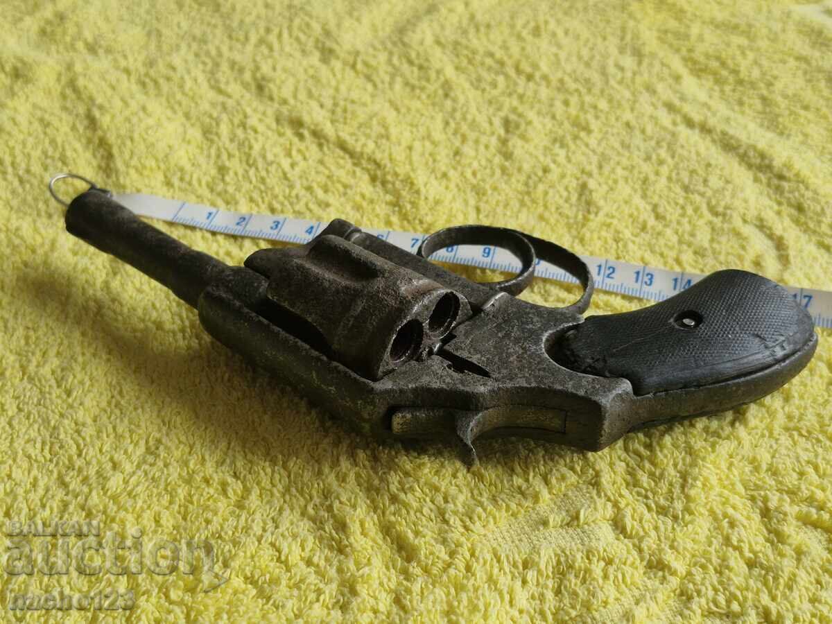 Licitație Micul revolver