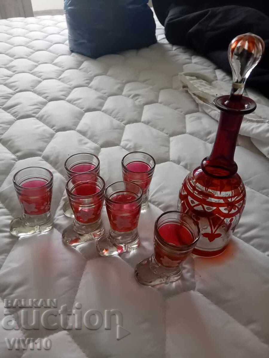 Serviciu vechi, sticlă și 6 pahare cu preț € 50.00 | 97.79 BGN
