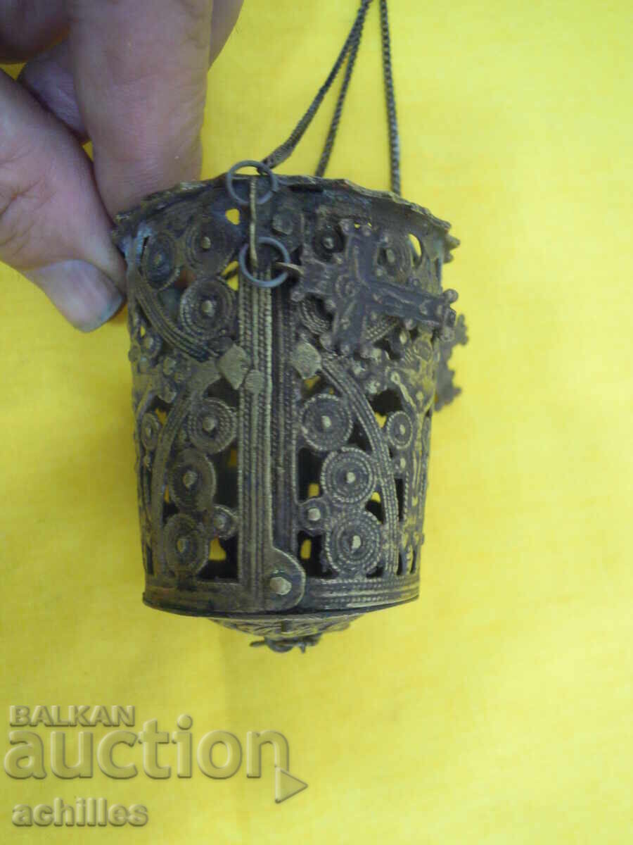 Auction  OLD BRONZE LAMP