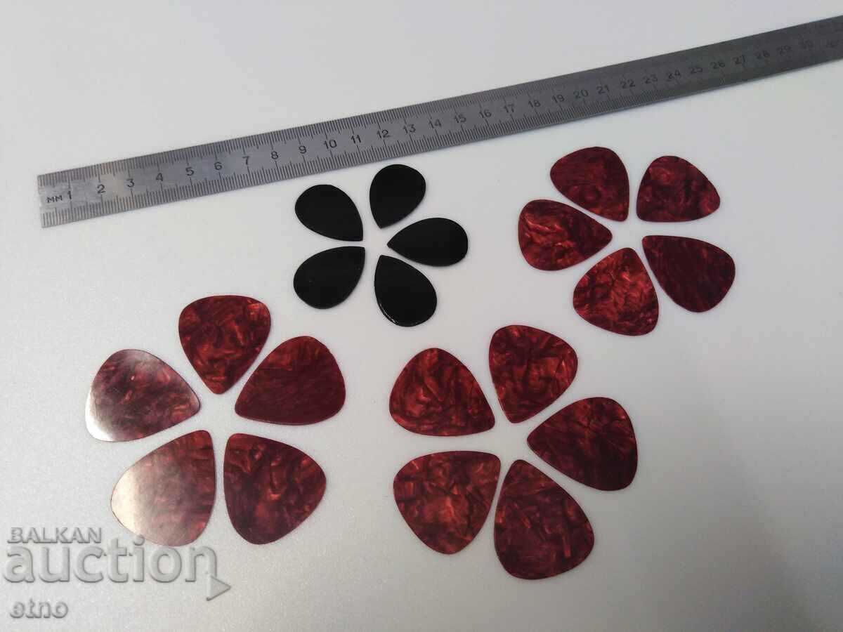 20 броя перца за китара,НОВИ НЕУПОТРЕБЯВАНИ,ЦЕЛУЛОИД 20 броя перца за китара,НОВИ НЕУПОТРЕБЯВАНИ,ЦЕЛУЛОИД