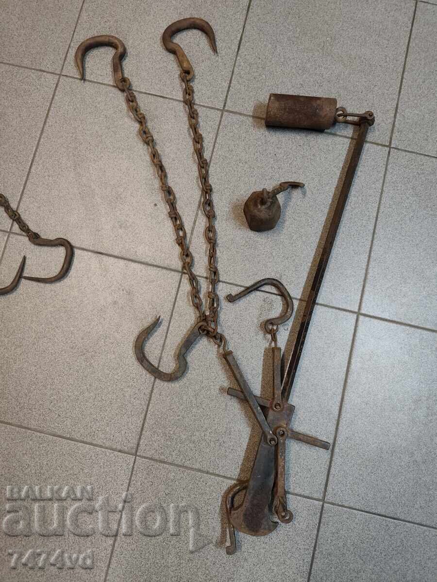 2 Стари кантара с топузи-  50 кг и  30 кг+2 стари топуза с цена € 100.00 | 195.58 лв.