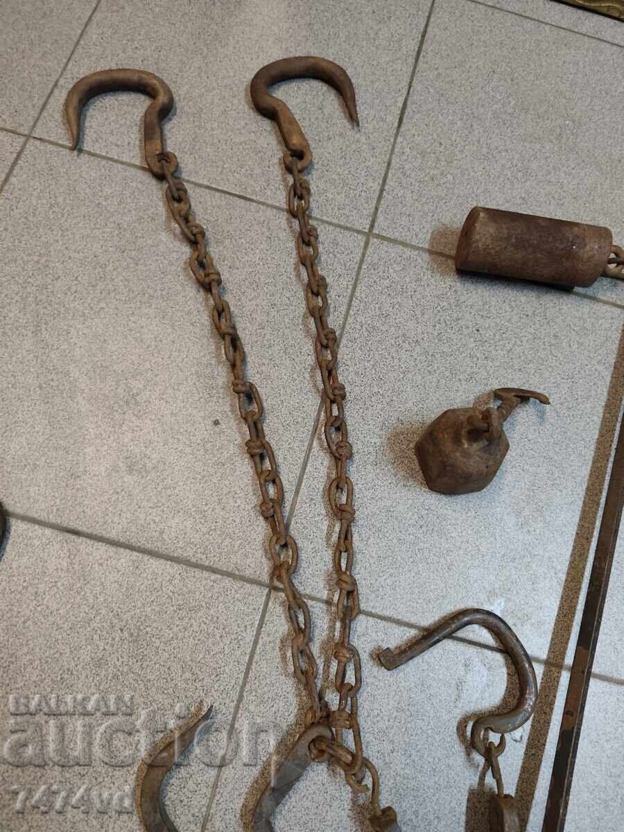 Licitație 2 cântare vechi cu greutăți - 50 kg și 30 kg + 2 greutăți vechi Licitație 2 cântare vechi cu greutăți - 50 kg și 30 kg + 2 greutăți vechi