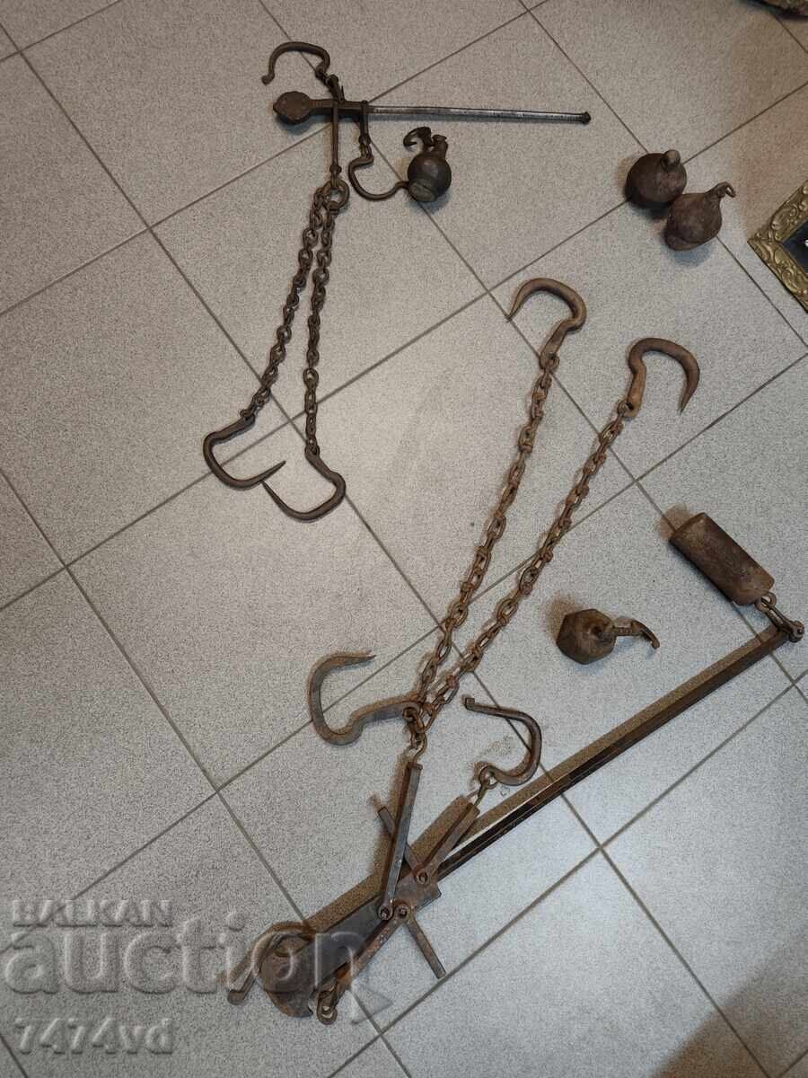 2 παλιά καντάρια με σταθμά - 50 κιλά και 30 κιλά + 2 παλιά σταθμά