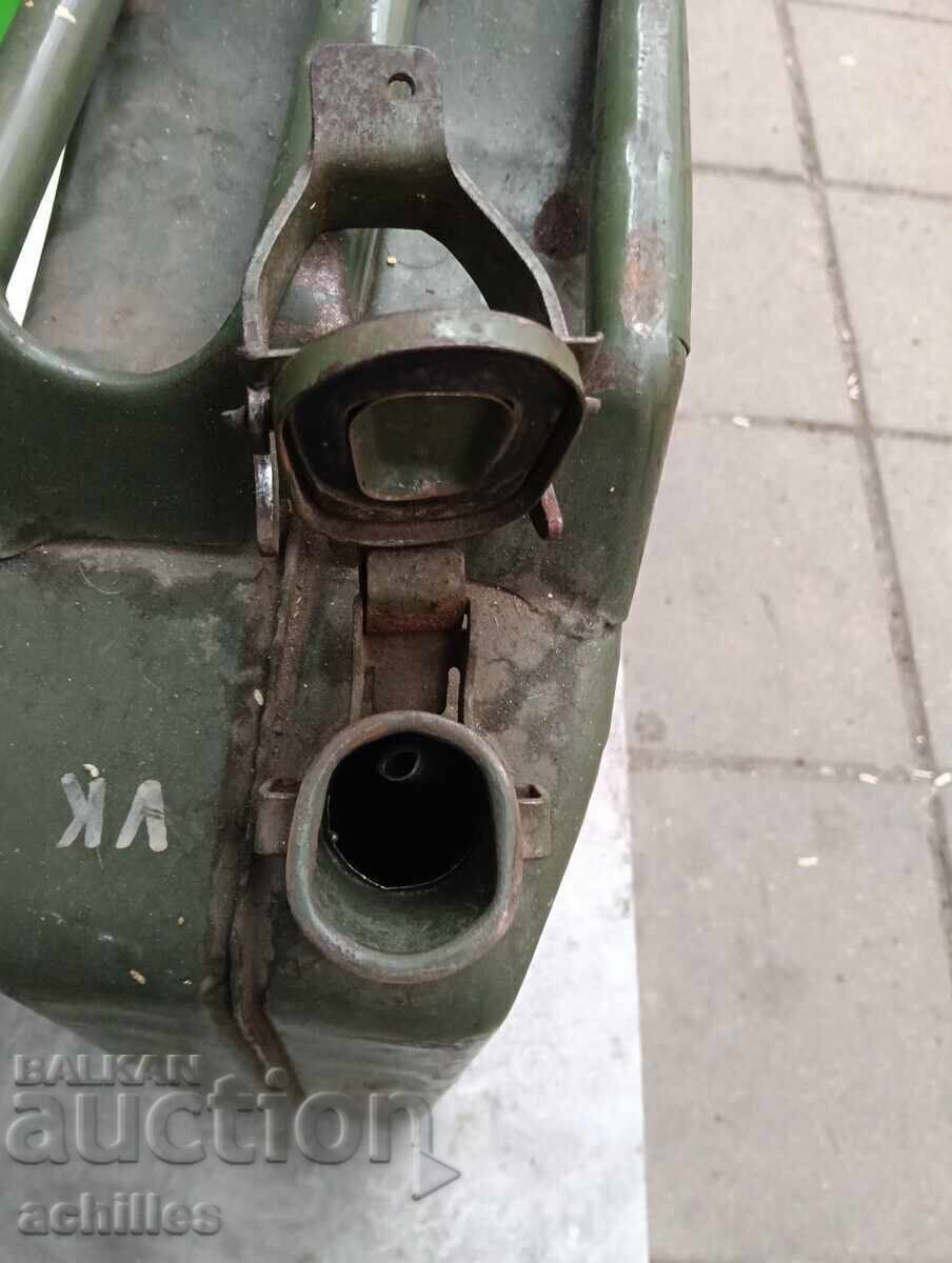 Livrarea BAT TGL.German canister for fuel 20 liters