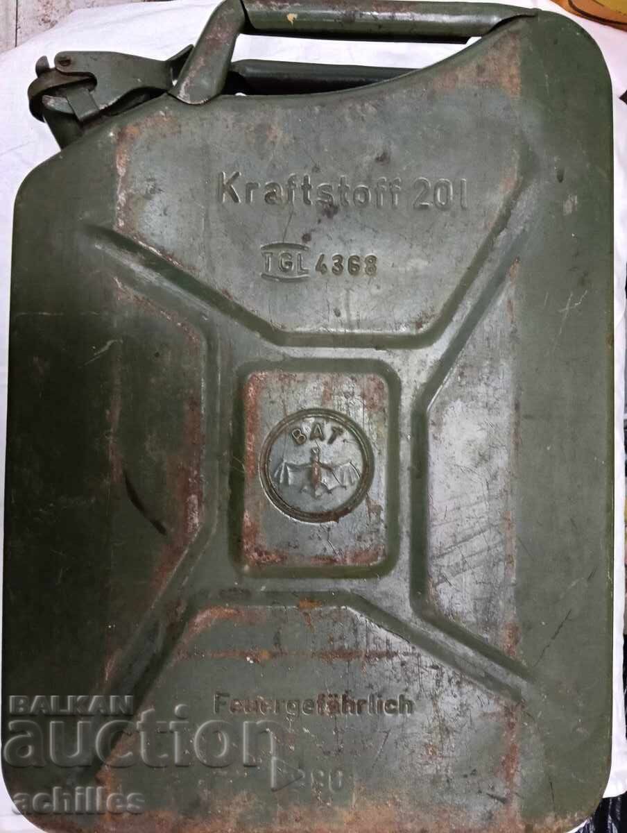 BAT TGL.German canister for fuel 20 liters
