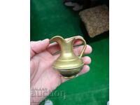 Малка каничка доста тежка за размера си