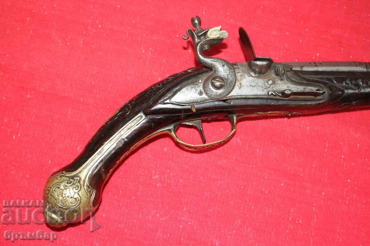 Balkan Ottoman flintlock pistol. Beautiful with price € 990.00 | 1936.27 BGN Balkan Ottoman flintlock pistol. Beautiful with price € 990.00 | 1936.27 BGN