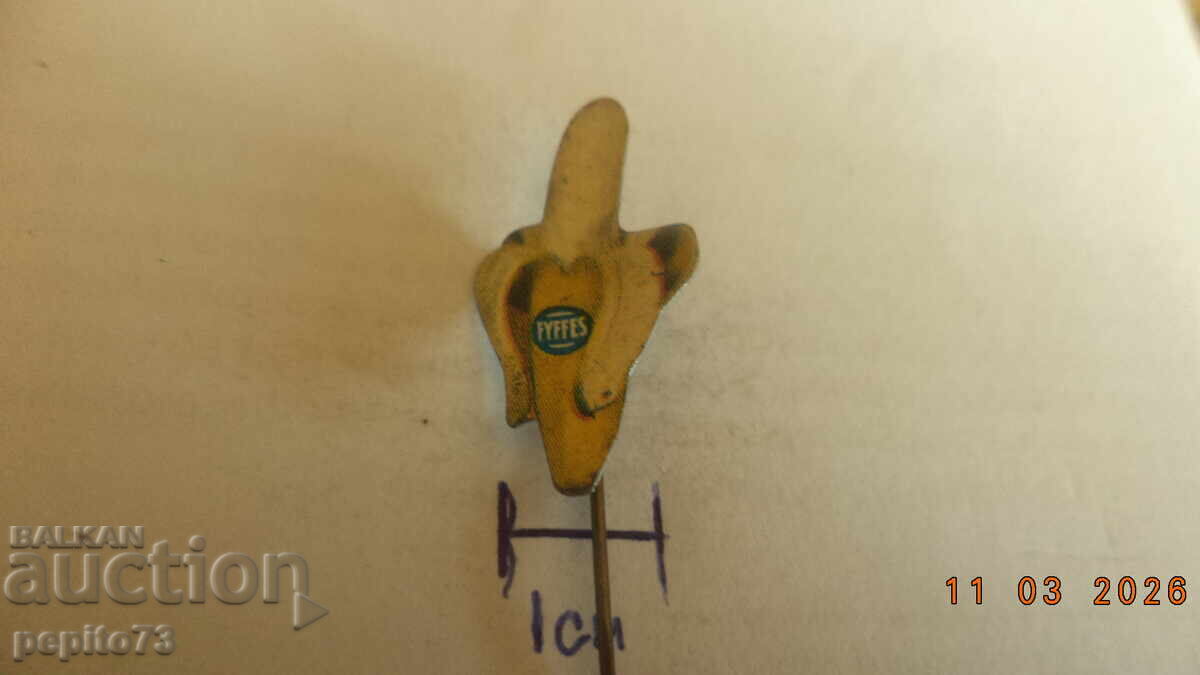 Advertising badge, FYFFES, fruit distribution with price € 1.00 | 1.96 BGN Advertising badge, FYFFES, fruit distribution with price € 1.00 | 1.96 BGN