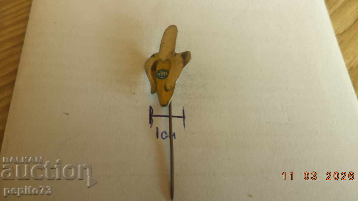 Auction Advertising badge, FYFFES, fruit distribution Auction Advertising badge, FYFFES, fruit distribution