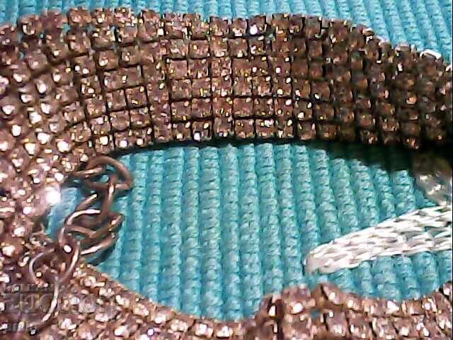 Доставка на старо красиво колие и гривна със кристали