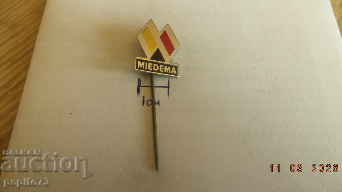 Reklamna znachka, MIEDEMA, marka zemedelski mashini με τιμή € 1.00 | 1.96 BGN Reklamna znachka, MIEDEMA, marka zemedelski mashini με τιμή € 1.00 | 1.96 BGN