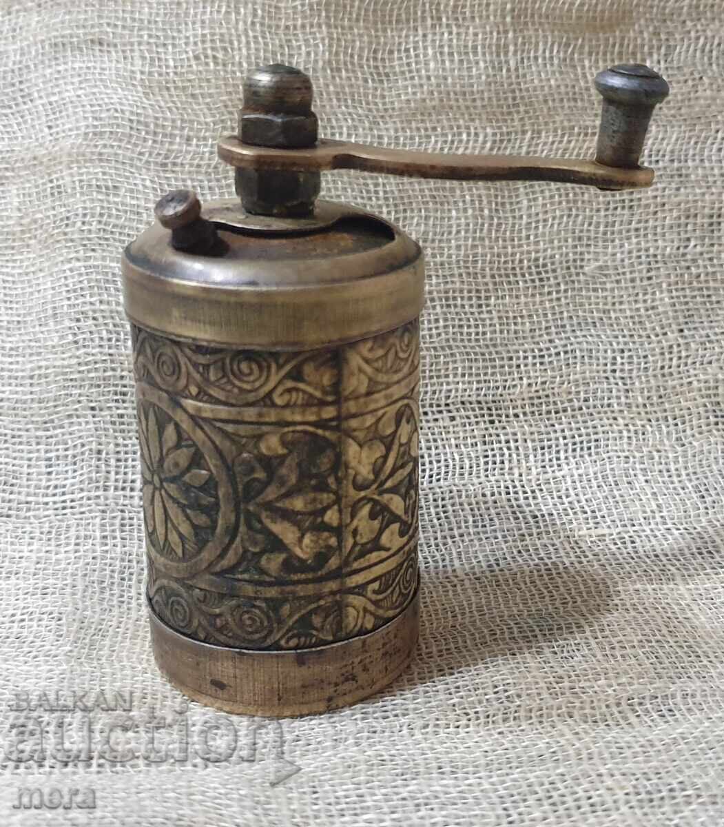 Αρχαίο μικρό ορειχάλκινο μύλο μπαχαρικών - 5