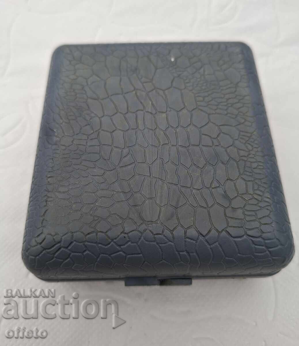 Delivery of ALARM CLOCK