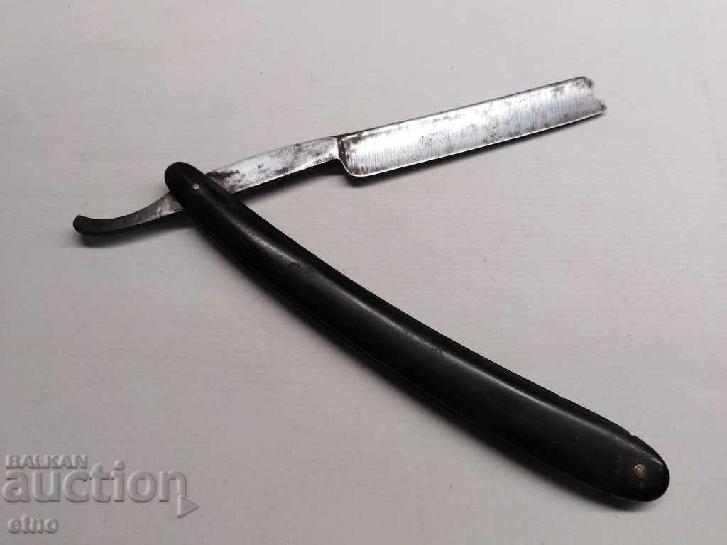 Licitație UN BĂRIERIT VECHI