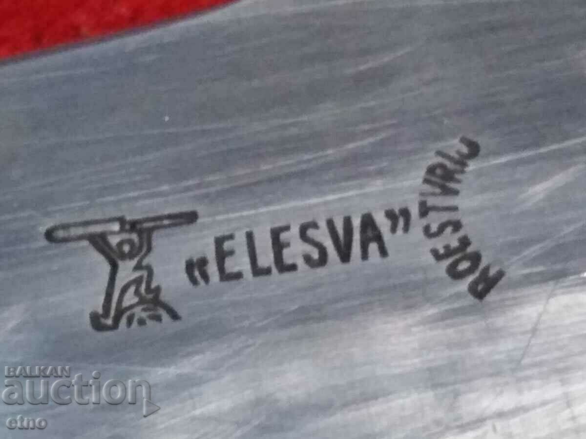 СТАР НОЖ+МАСАТ ЗА ЗАГЛАЖДАНЕ с цена € 10.00 | 19.56 лв.