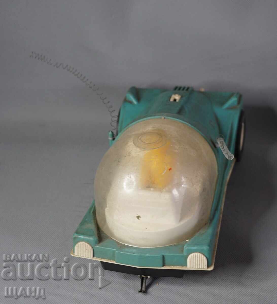 Vechi model rusesc de jucărie din plastic, navetă spațială cu preț € 9.50 | 18.58 BGN Vechi model rusesc de jucărie din plastic, navetă spațială cu preț € 9.50 | 18.58 BGN