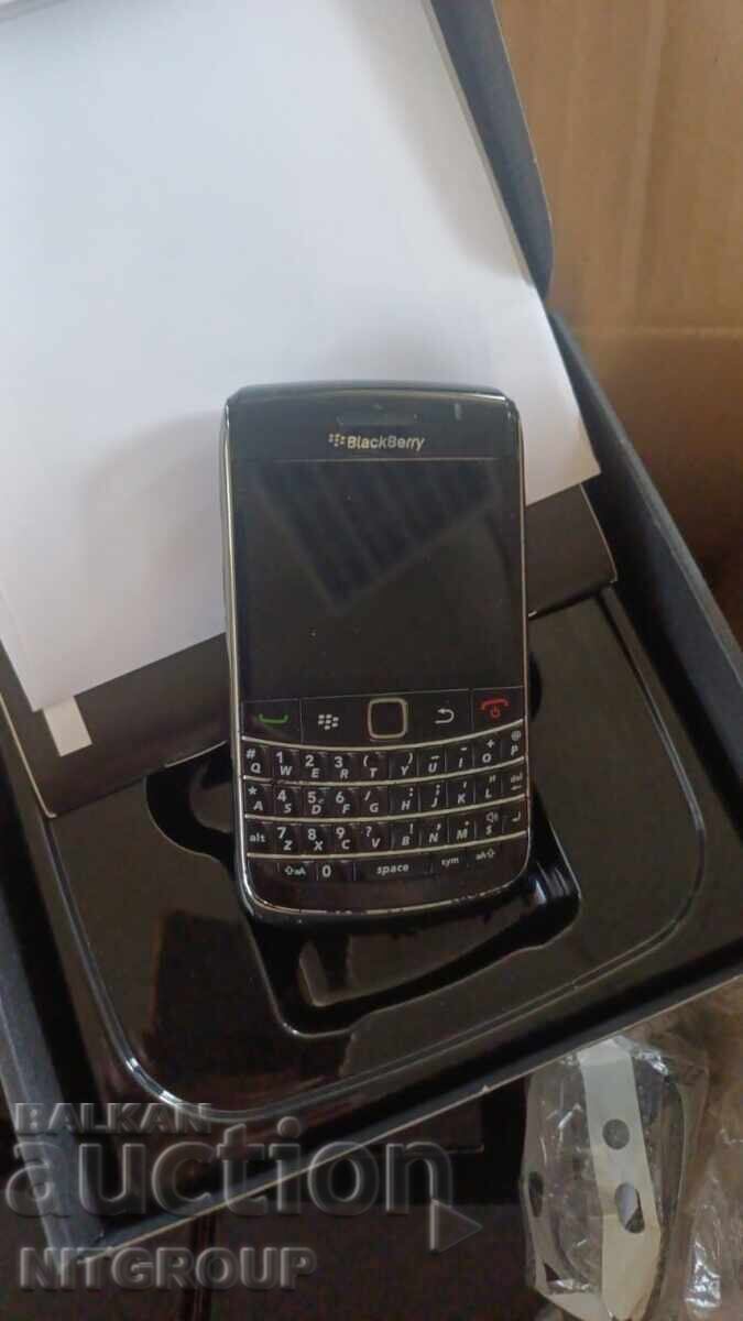 Licitație BlackBerry Curve 8900 – telefon de business clasic!