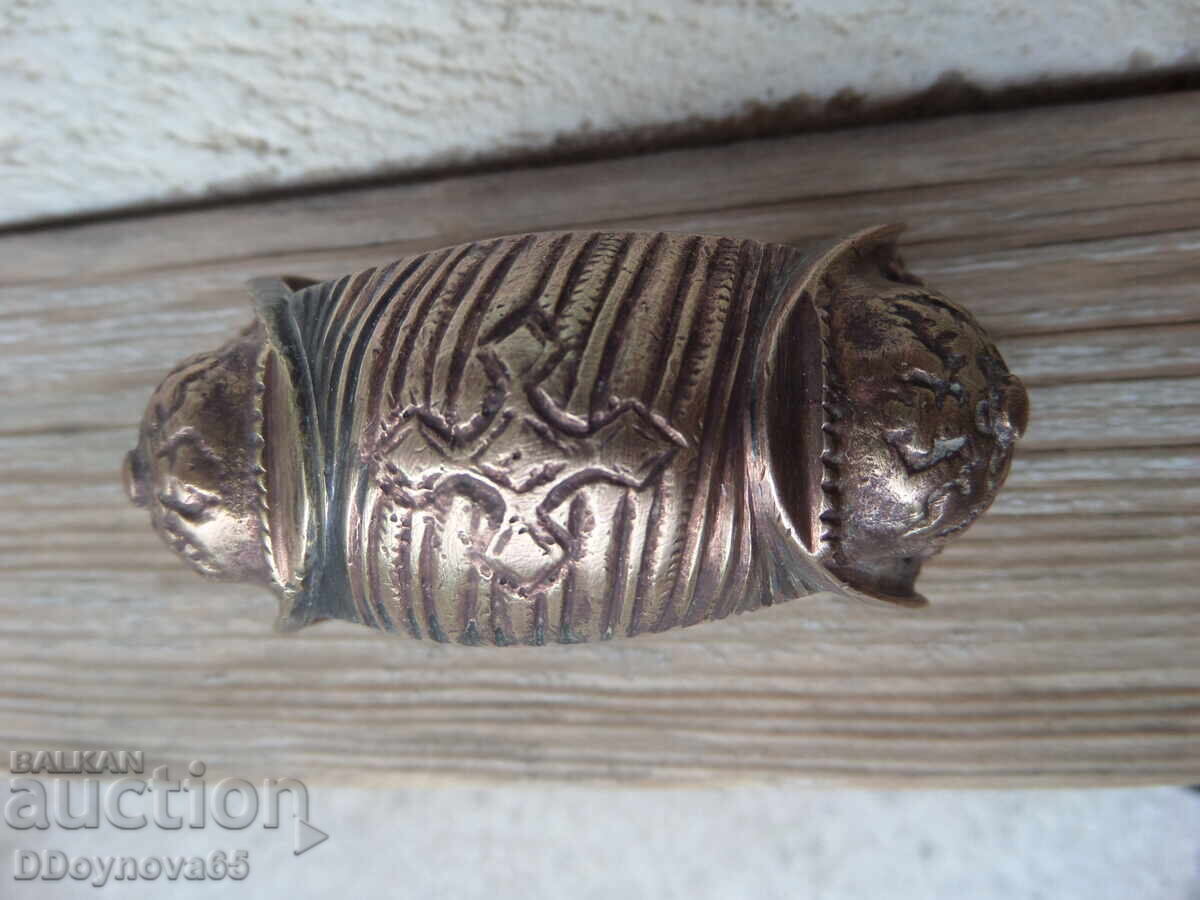 Гривна рогатка с цена € 29.00 | 56.72 лв. Гривна рогатка с цена € 29.00 | 56.72 лв.