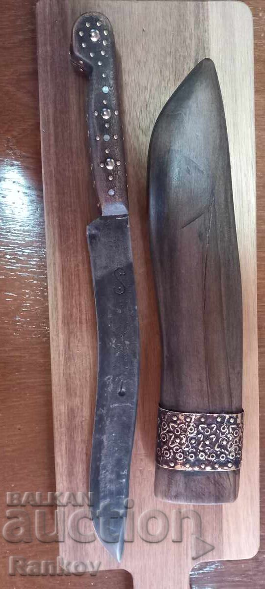 Σφυρήλατο τσεκούρι βοσκού, καρακούλακ