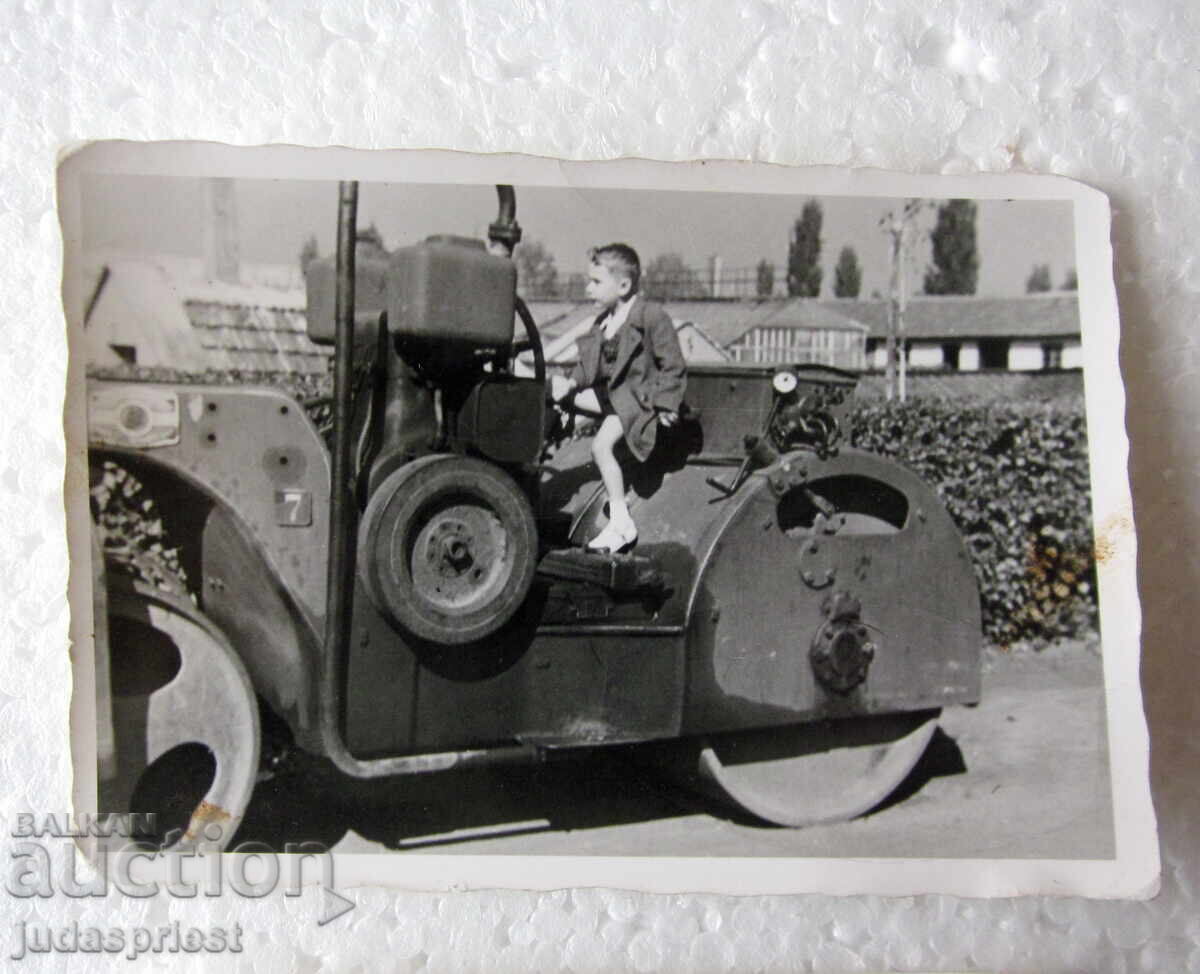 Tsarstvo Bŭlgariya snimka snimki valyak i traktor ot Kyustendil με τιμή € 5.00 | 9.78 BGN